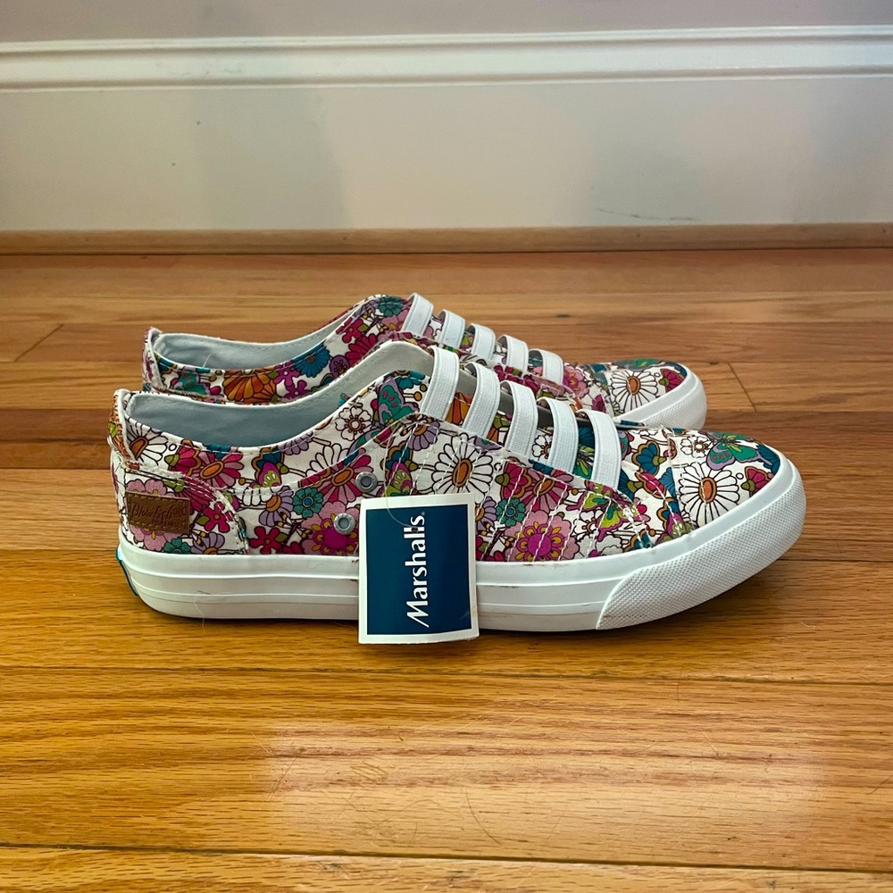 flower designed slip on shoes